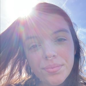 Meet your Posher, Cassandra